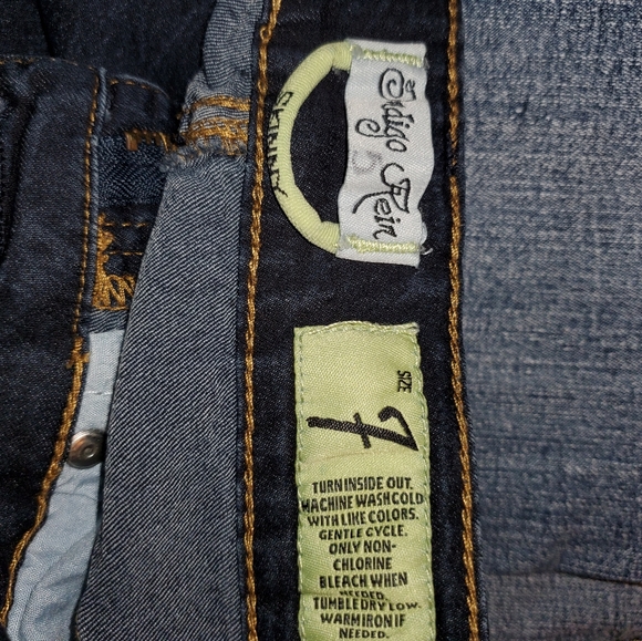 4 pants - Picture 2 of 6